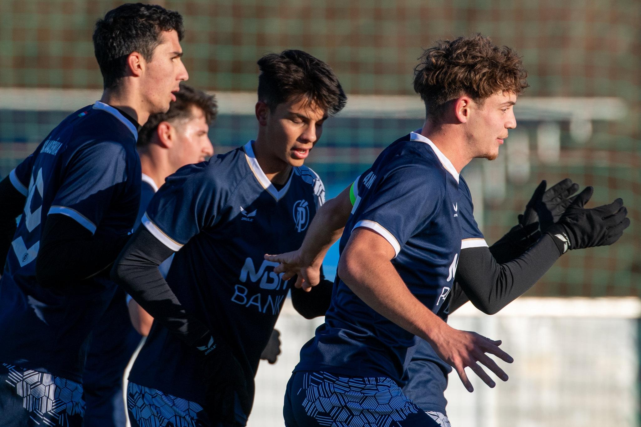 Image of YL: Jön a Genk!