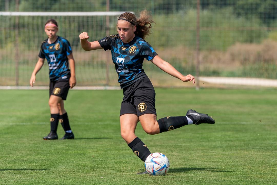 Image of Leány U15-U17: Hat pont Pécsről