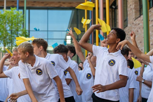 Image of Kezdő sípszó helyett csengőszó