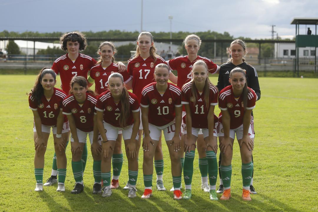 Image of Női U16: Repesztünk a kék-fehérek ellen