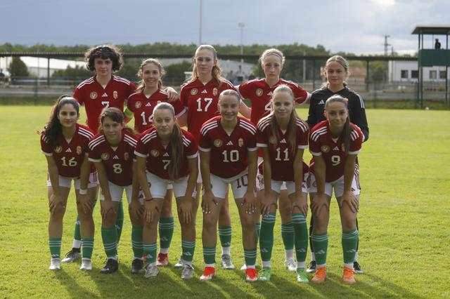 Image of Női U16: Repesztünk a kék-fehérek ellen