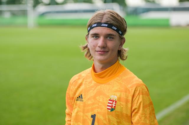 Image of Lehoczki védi a válogatott kapuját