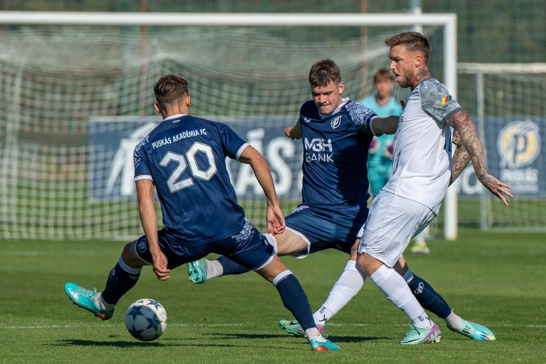 Image of NB III: megint kísért a balszerencse